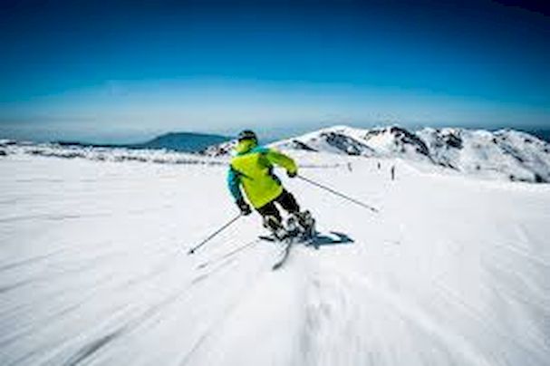 Skiing close to Puebla Aida Luxury Rent Apartment Mija Golf